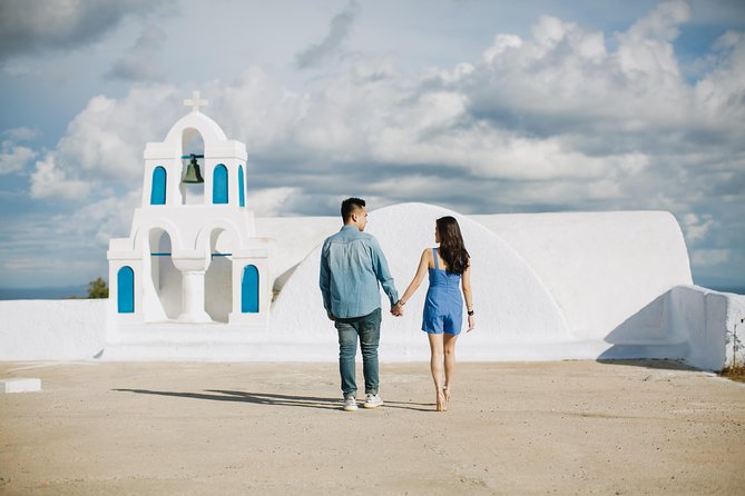 Santorini Walking Tour with a Personal Photographer - Oia in the morning: best light, fewer photo bottlenecks
