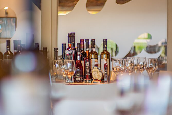 Santorini: Wine Tour with Sunset in Oia - Pickup, Roads, and That Santorini Feeling of Stairs