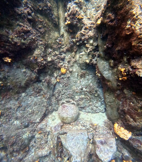Scuba Diving in the Volcanic Caldera/shorelines of Santorini - Key things to know before you go