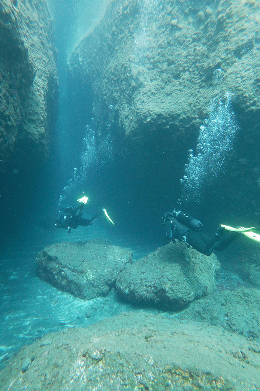Scuba Diving in the Volcanic Caldera/shorelines of Santorini - Your two underwater sessions: volcanic reefs, lava caverns, and protected marine areas