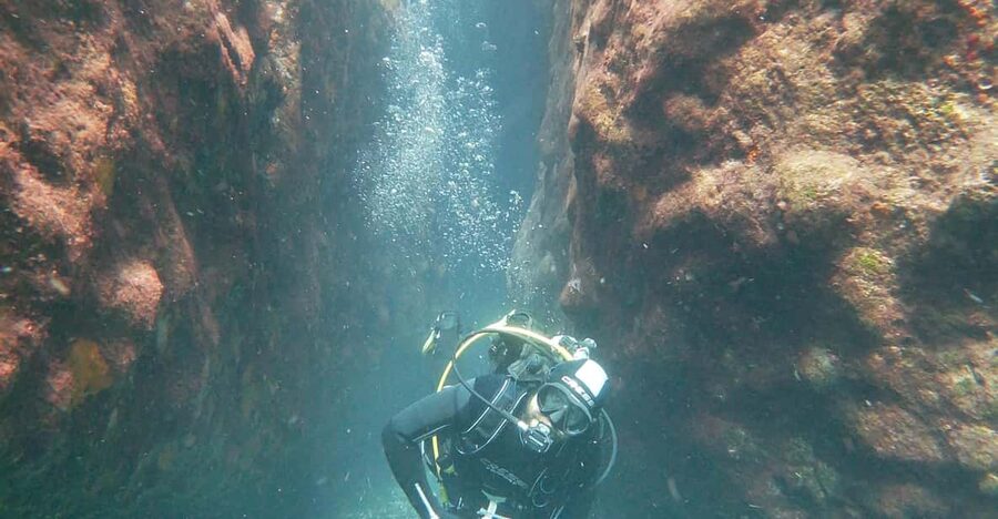 Scuba Diving in the Volcanic Caldera/shorelines of Santorini - Price and value: what $147 per person buys you in Santorini time