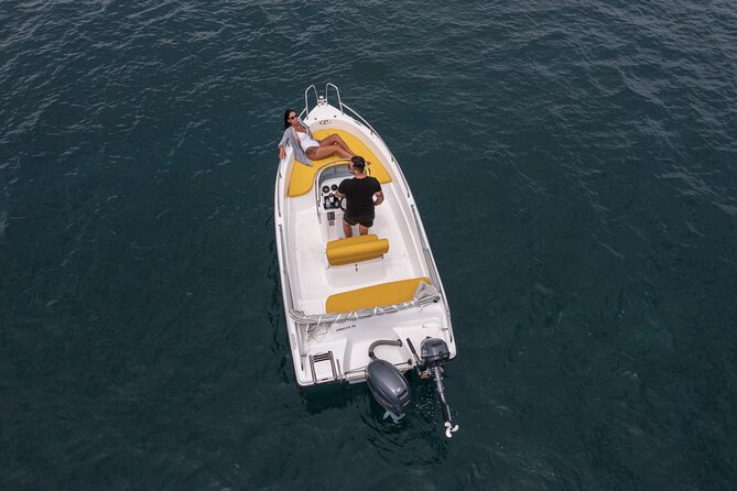 Self-Drive License-Free Boat Rental in Santorini from Vlichada - Day vs Sunset: Picking the Best Time Window