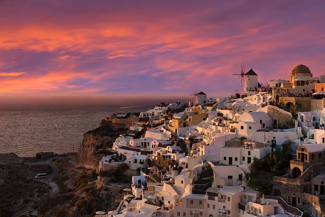 Sunset In Oia & Traditional Villages Bus Tour - Stop 3: Pyrgos Kallistis and Skaros Ruins, Former-Capital Viewpoints