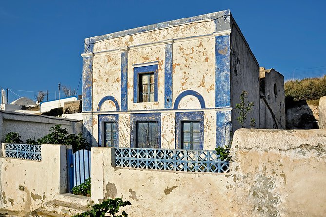 Thirassia Island: 6hr Private Tour with Lunch from Santorini - Korfos to Manolas: walking in a caldera village maze