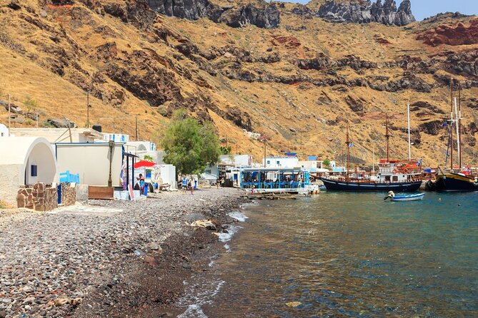 Top Spots Bus Tour in Santorini with Transportation - Stop 3, Akrotiri archaeological site: prehistoric Santorini in the heat