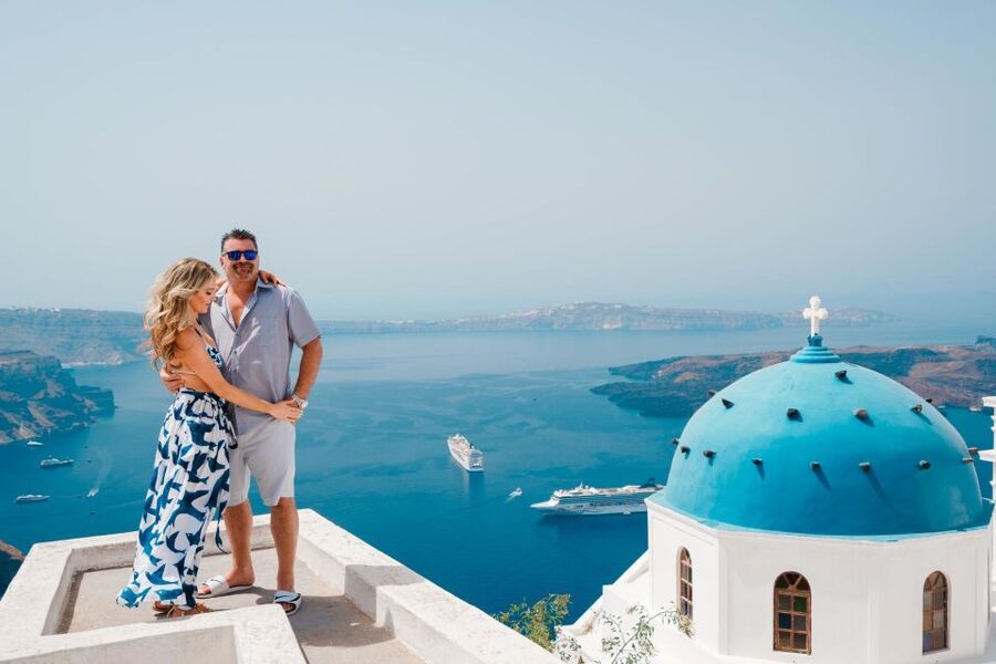 Tour Santorini with a Professional Photographer - Price and value: $766 for up to 2 people, what you are actually paying for