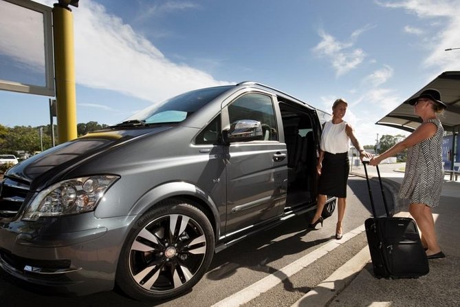 Transfer From & To Santorini Port Designed By You - The Meet-and-Greet System, Sign Details, and Luggage Setup